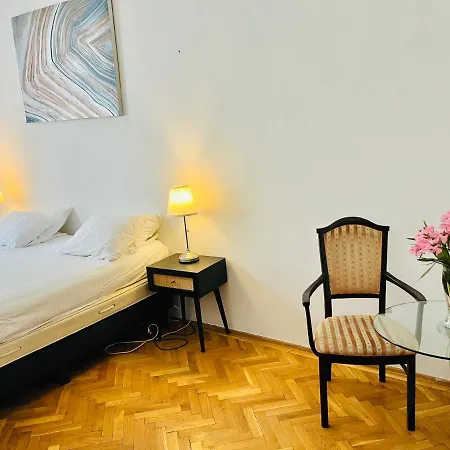 Ostello City Rooms *