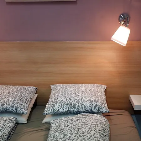 City Rooms Vandrarhem *