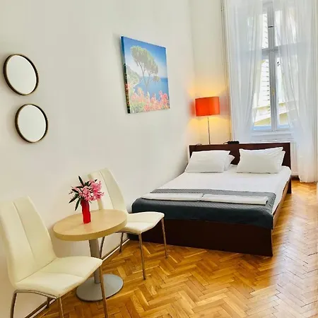 Хостел City Rooms